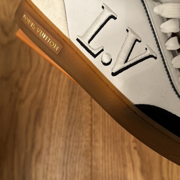 Louis Vuitton Sneaker 1A5790 37.5 Box Dust Bag extra shoe strings - Picture 3 of 8